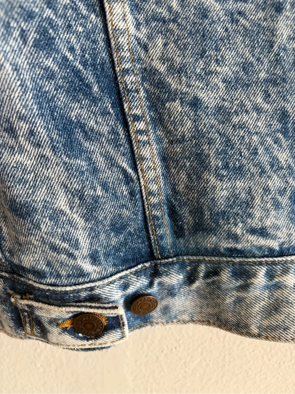 Levi's Vintage Acid Wash Blue Denim Trucker Jacket 70507 0219